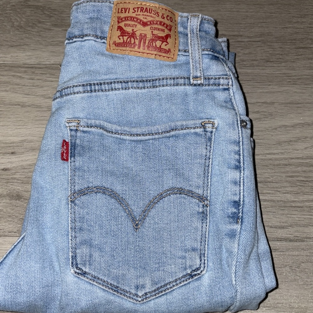 Levi’s 721 High Rise Skinny Jeans